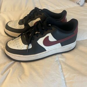 Nike Air Force 1 low, youth 4.5, white/team red